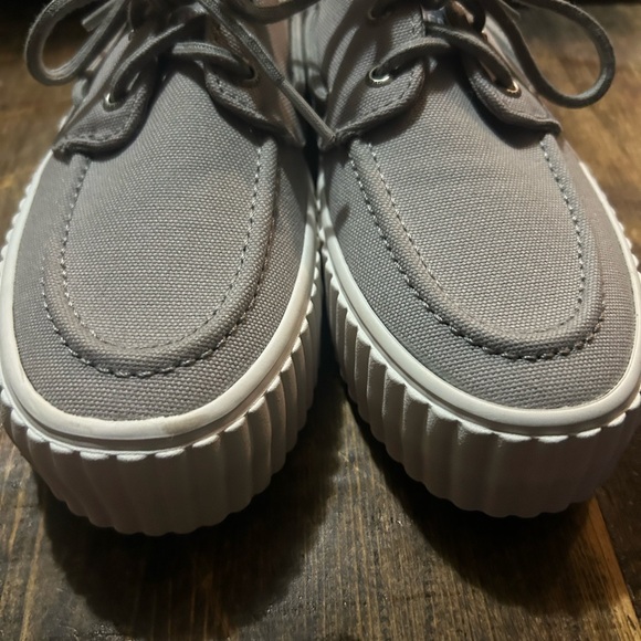 Sperry Women's, Gray & White Pier Wave Boat Platform Sneaker Size 6.5 NWOB - Picture 2 of 9